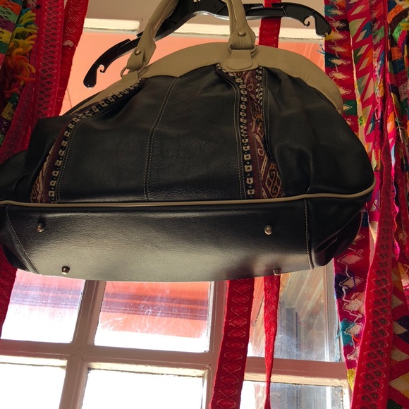 Cowhide and hand woven wool on the sides. - Picture 5 of 5